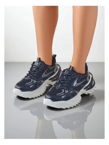 Resti Women's sports sneakers on a thicker sole Nettes