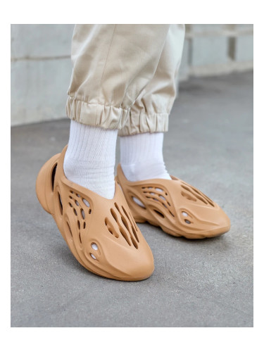 Resti Women's sports shoes with cutouts in camel Loydi