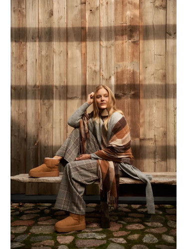 Marisse Elegant Brown Checkered Scarf