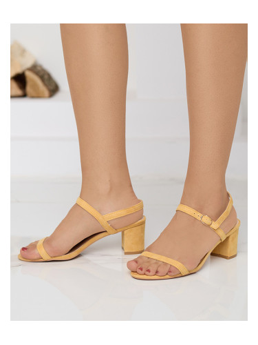 Resti Women's sandals on a post in yellow Usopi - Footwear