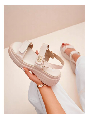 Resti Women's sandals on a thicker sole Aganda