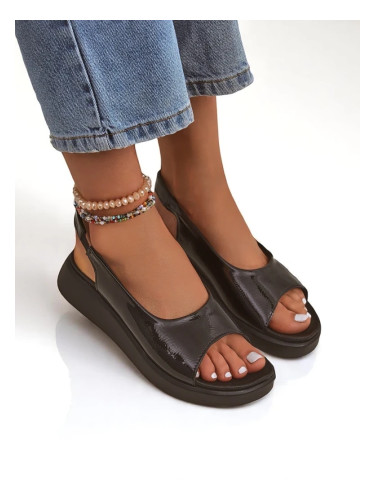 Resti Women's Luna Shines sandals on a thick sole