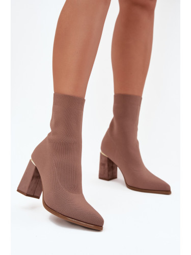 Boto Материални дамски ботуши на ток бежови Virelle