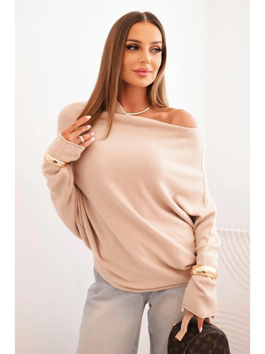 Kesi Włoski Women's asymmetrical batwing viscose sweater beige