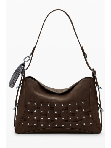 Кафява чанта с нитове