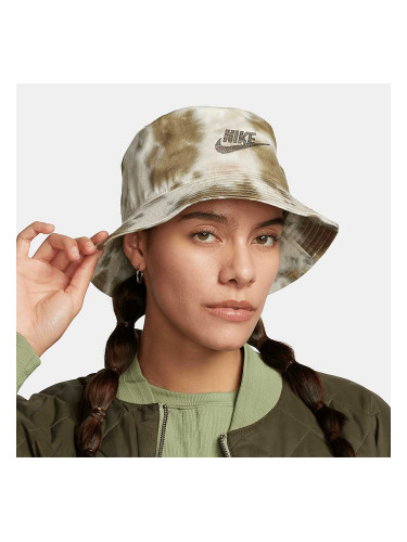 ШАПКА С ПЕРИФЕРИЯ NIKE APEX BUCKET SQ SPLSH L БЕЖОВА/ЗЕЛЕНА