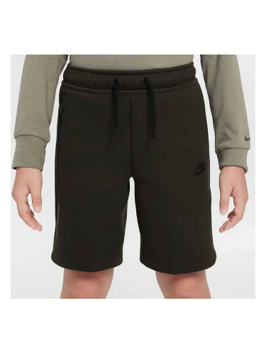 ДЕТСКИ КЪСИ ПАНТАЛОНИ ЗА МОМЧЕ NIKE FD3289-355 NSW TECH FLC SHORT ТЪМНОЗЕЛЕНИ
