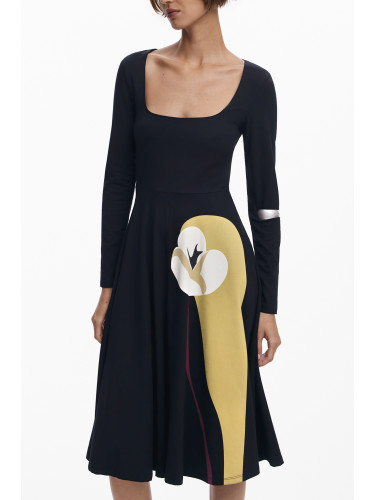 Дамска рокля с щампа и миди кройка