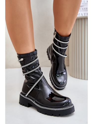 Patent leather ankle boots with black Kikizelle decoration