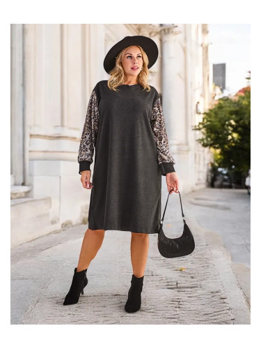 Resti Women's fabric dress with decorative sleeves PLUS SIZE