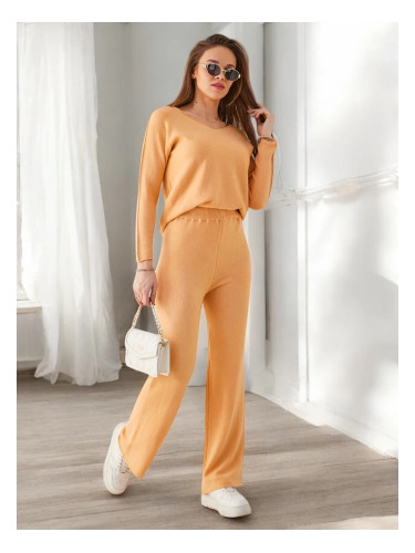 Resti Women's sweater set