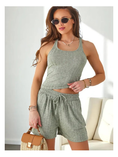 Resti Women's two-piece sports set with shorts and a crop top