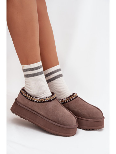 Ниски велурени зимни обувки за жени с бродерия на платформа Vinceza