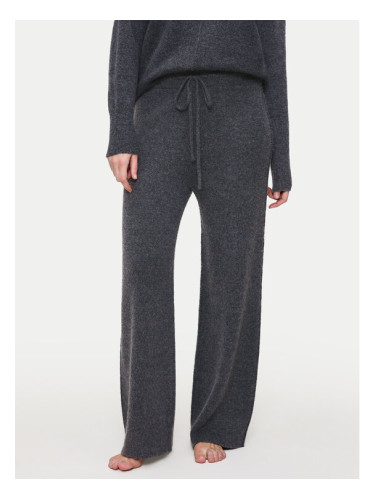 Triumph Текстилни панталони Amourette Cozy 10225058 Сив Regular Fit
