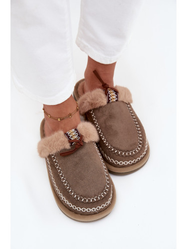 Boto Дамски пантофи с пух и бродерия Зелен Perivelle