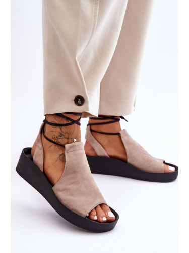 Zazoo 2743 Бежови велурени сандали на танкетка