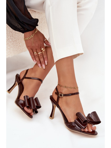 Boto Лакирани сандали на ток с панделка шоколадови Noliva