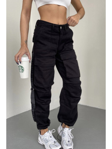 Дамски панталон с джобове