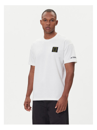 adidas Тишърт National Geographic Graphic KC5417 Бял Regular Fit