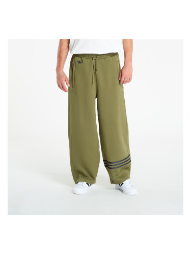 Потници adidas Neuclassics Sweatpants Focus Olive XL