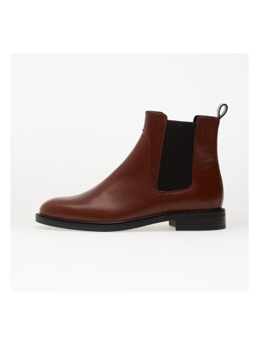 Vagabond Amina Brown 37