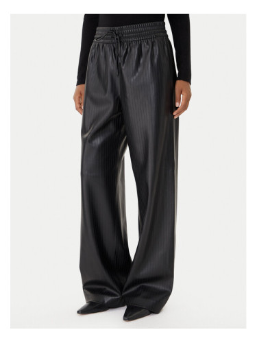 BOSS Панталони от имитация на кожа Talpina 50548123 Черен Relaxed Fit