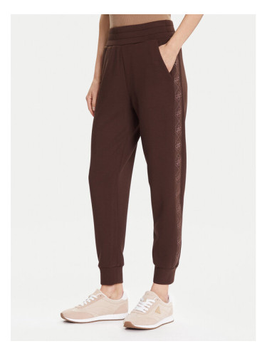 Guess Долнище анцуг W5YB11 KBYE2 Кафяв Regular Fit