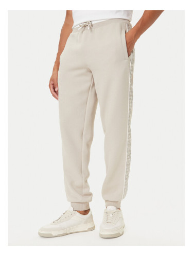 Guess Долнище анцуг Z5BB18 KB3P2 Бежов Regular Fit