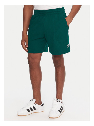adidas Спортни шорти Essentials Trefoil JW1040 Зелен Regular Fit