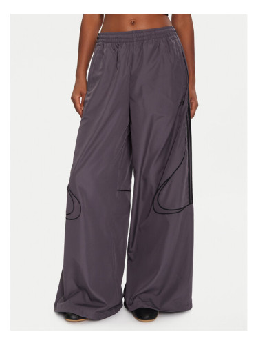 adidas Долнище анцуг Teamgeist adicolor JX6604 Сив Oversize