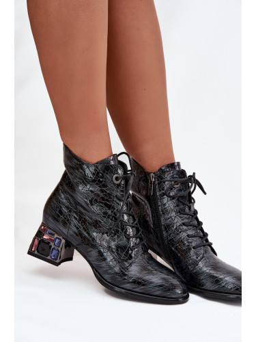 Лакирани дамски боти от естествена кожа на ток със кристали Artiker