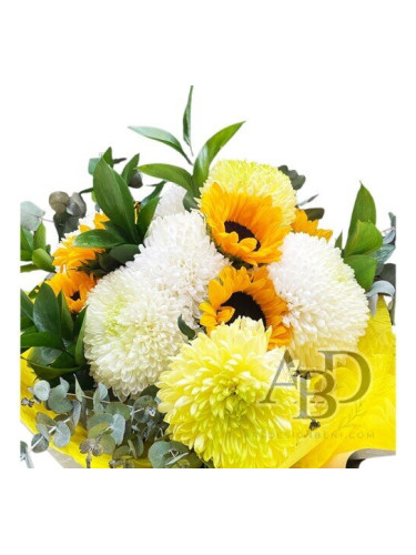 Букет от хризантеми и слънчогледи - 15 цветя