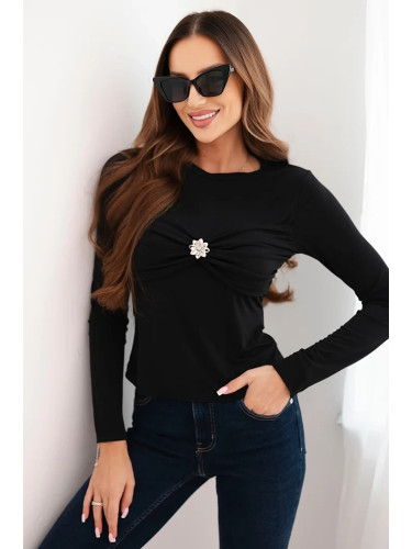 Kesi Włoski Fitted women's viscose blouse with draping and a brooch black