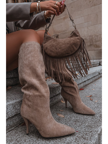 Boto Плъзгащи се дамски ботуши на ток от еко велур бежови Noretta