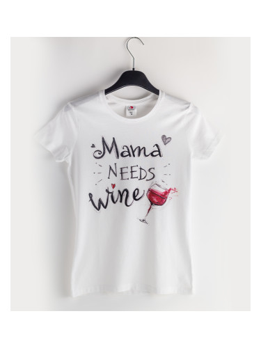 Тениска Mama Needs wine