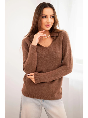 Kesi Włoski Women's sweater made of baby alpaca with a collar and V-neck chocolate