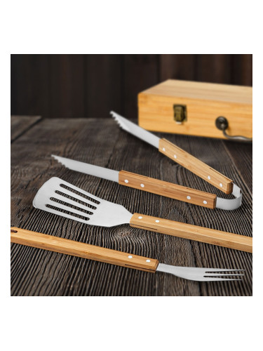 Комплект за барбекю в бамбукова кутия – щипка, вилица и шпатула