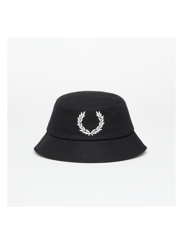 Шапка FRED PERRY Bold Branding Canvas Buckethat Black/ Snow White M