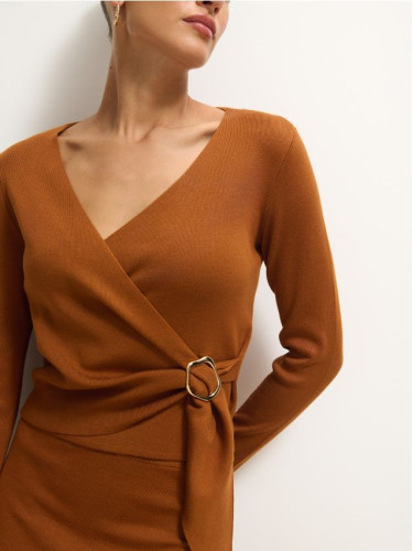 Mohito - Пуловер с деколте тип плик - кафяво