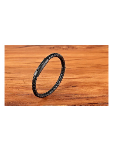 Мъжка гривна от естествена кожа и стоманени елементи "Амулет за сила"