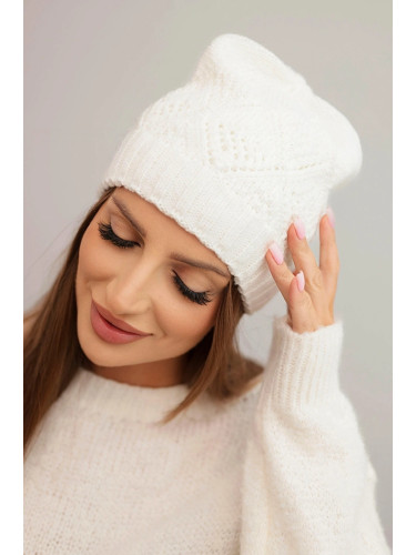 Kesi Women's winter hat made of wool with a geometric pattern K479 ecru