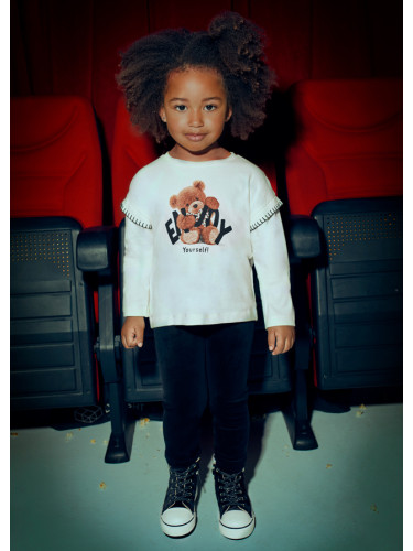 Детска бяла блуза с паднало рамо и щампа с мече Mayoral