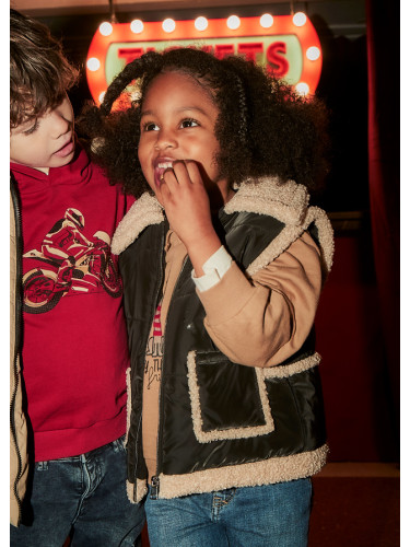 Детски зимен елек в черен цвят с каракул Mayoral