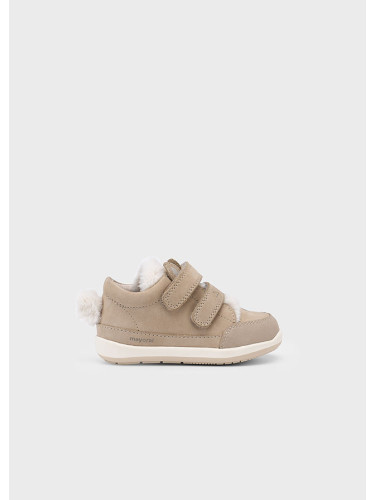 Бебешки боти с велкро закопчаване и пух в бежов цвят Mayoral