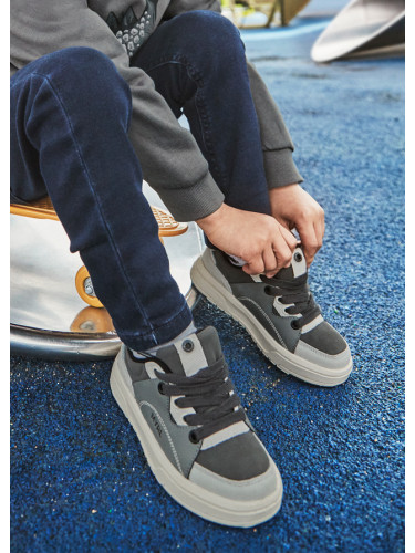 Детски маратонки в графитен цвят Mayoral