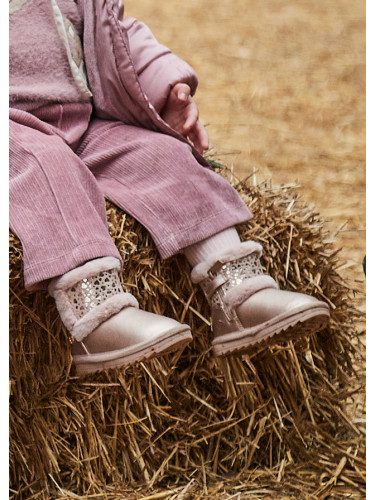 Бебешки боти в цвят розово злато с пух Mayoral