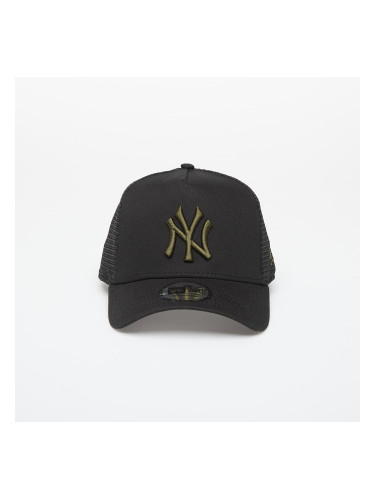 Шапка New Era 9FORTY Af Trucker MLB League Essential Trucker New York Yankees Black/ Rifle Green Universal