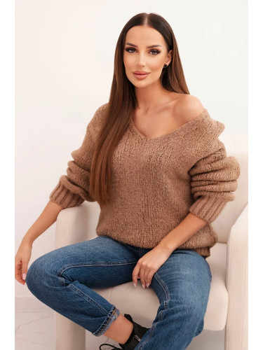 Kesi Włoski Women's sweater with a wool blend and a V-neck camel