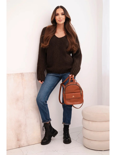 Kesi Włoski Women's soft knit sweater with a V-neck brown