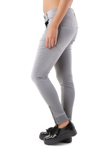 Дамски дънки с тесен крой